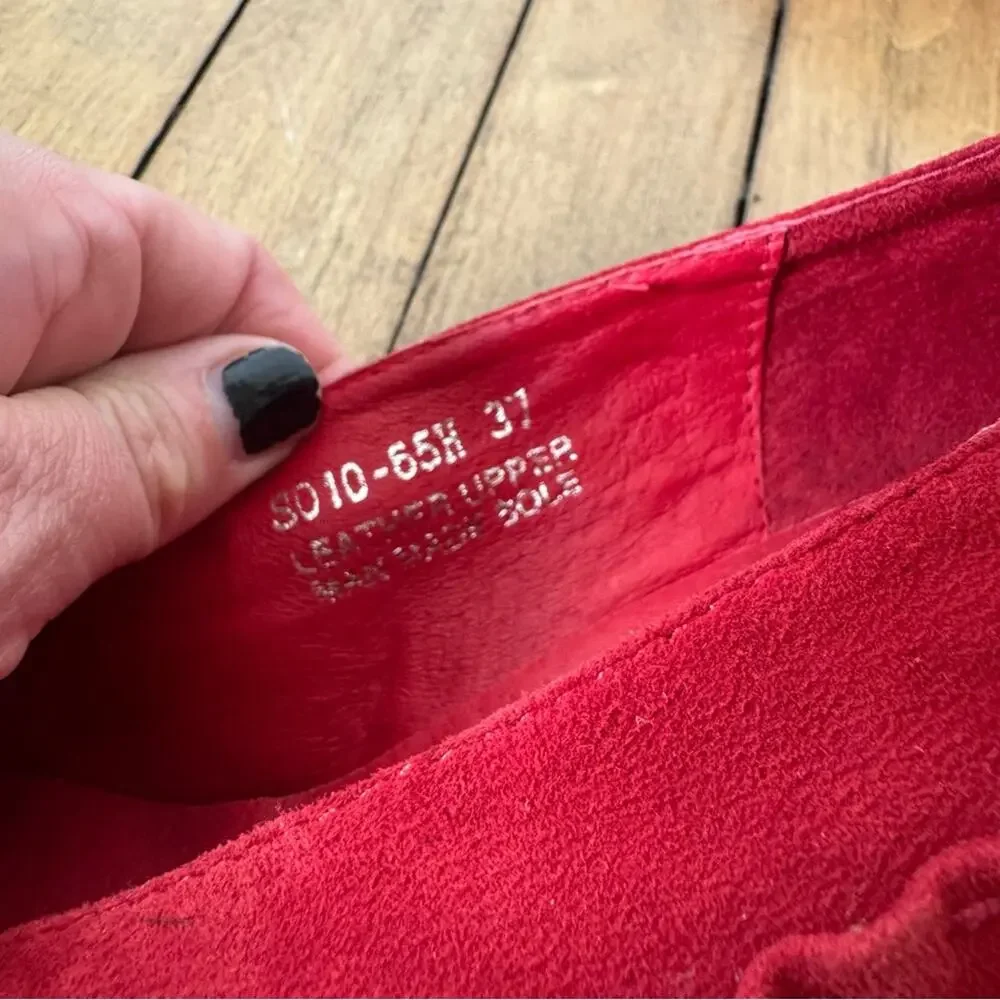 detail red